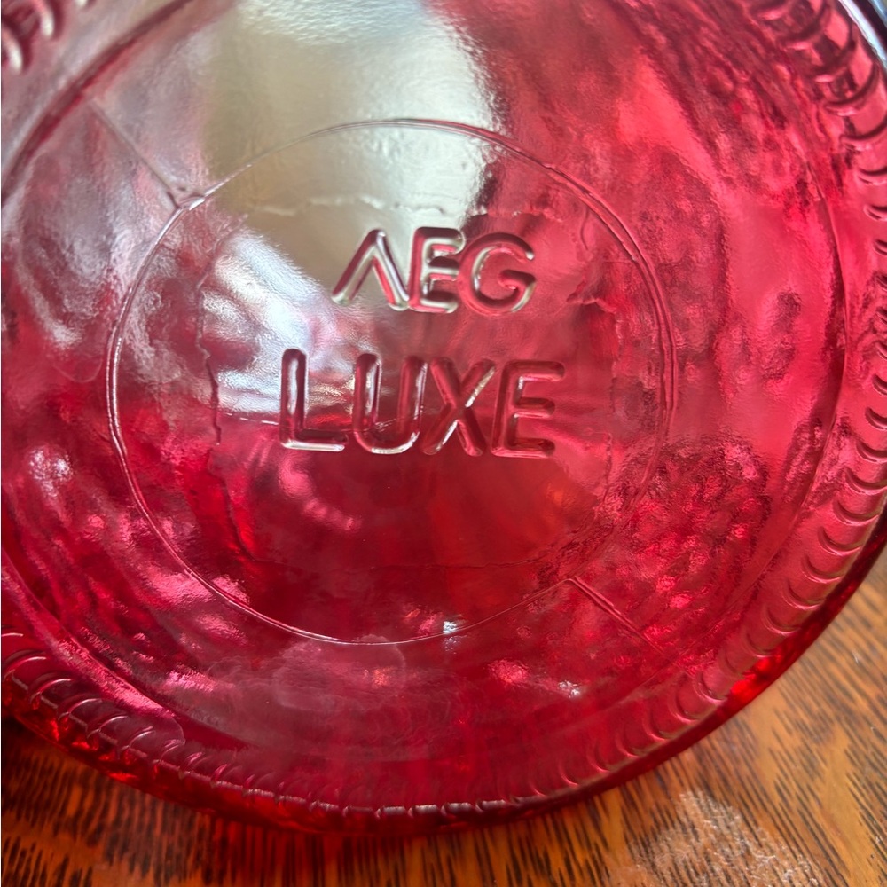 AEG Luxe Elegant Red Glass Vase - Picture 4 of 9